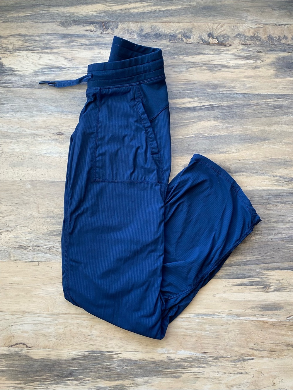 Ivivva (Lululemon youth line) Girl’s Navy Blue Studio Pants Size 10